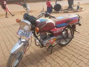 Bajaj Boxer 100 2018 Red
