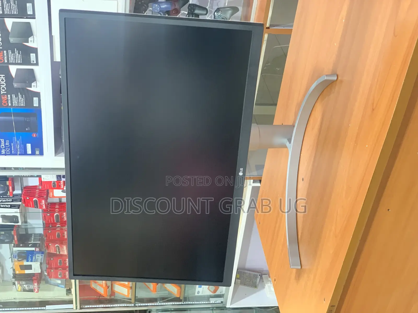 LG 27” IPS Monitor 3840 X 2160 Resolution