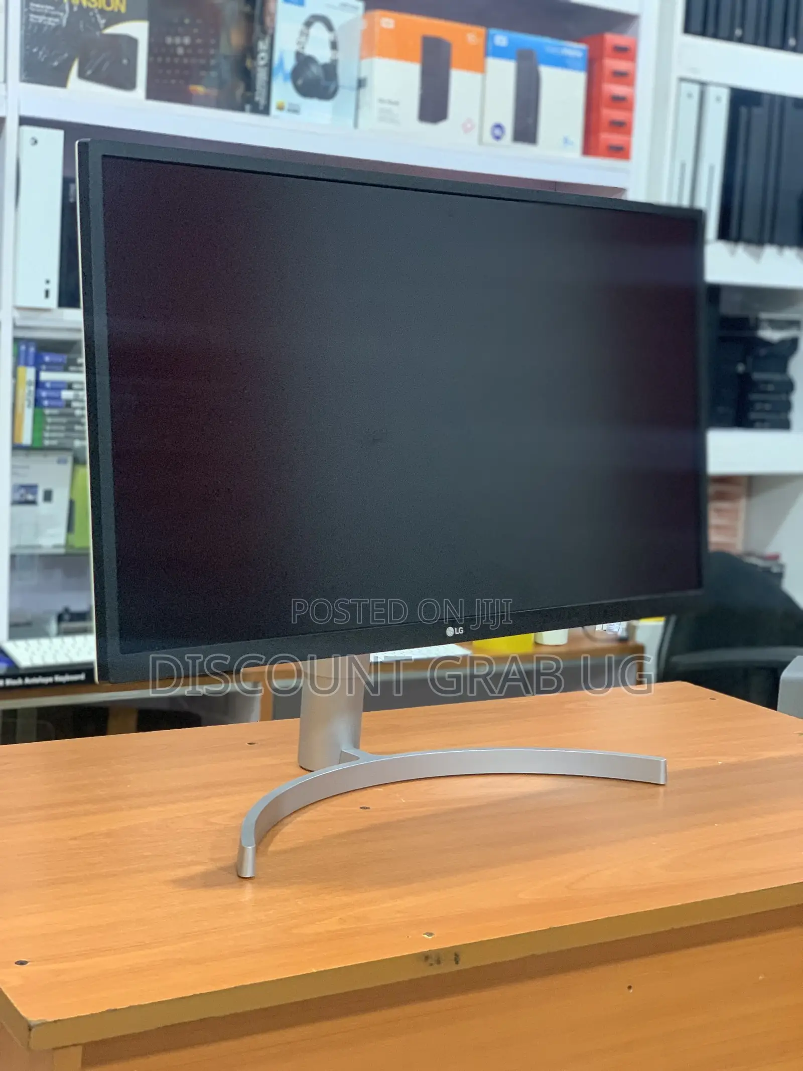 LG 27” IPS Monitor 3840 X 2160 Resolution