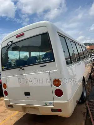 Mitsubishi Fuso Rosa 2015 White