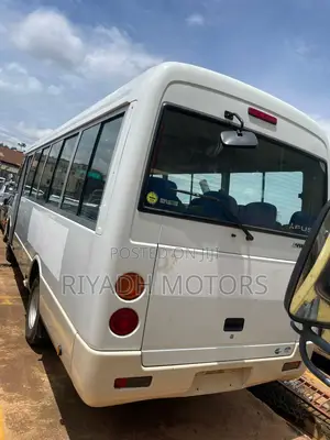 Mitsubishi Fuso Rosa 2015 White