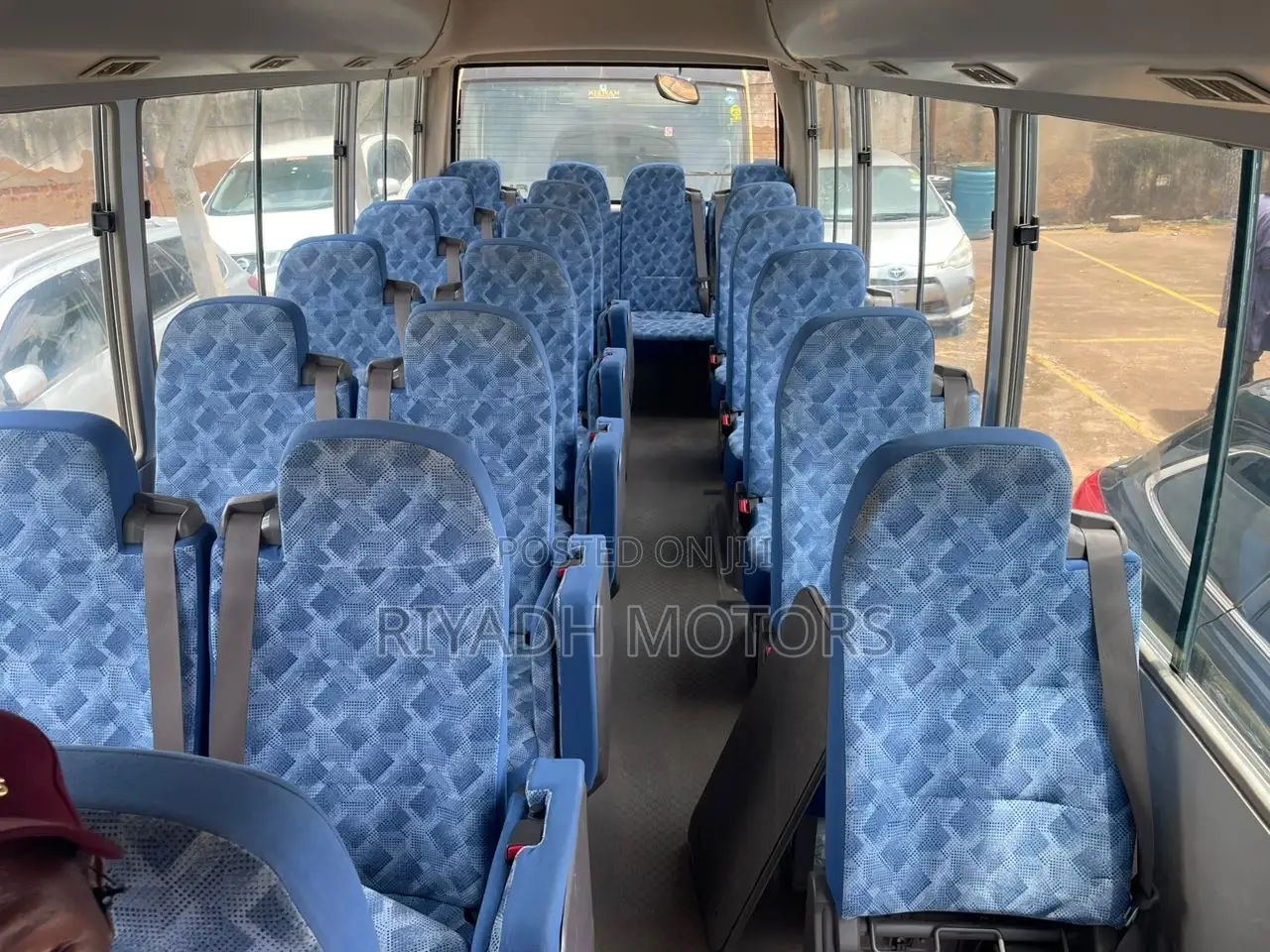 Mitsubishi Fuso Rosa 2015 White