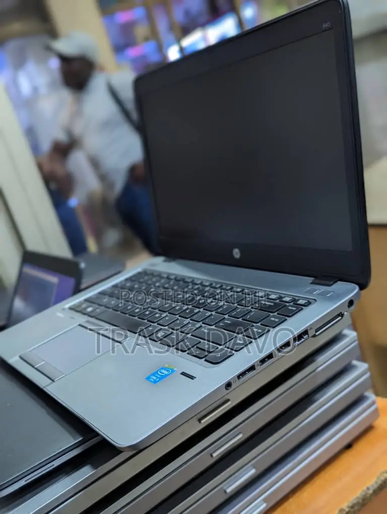 Laptop HP EliteBook 840 G2 8GB Intel Core I5 HDD+SSD 500GB