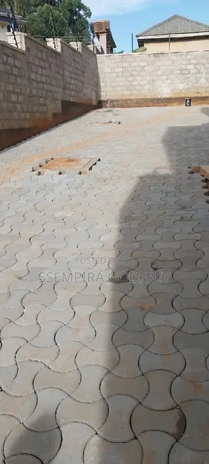 Proffesional Engineer in Pavers and Gardens