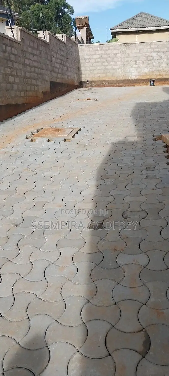 Proffesional Engineer in Pavers and Gardens