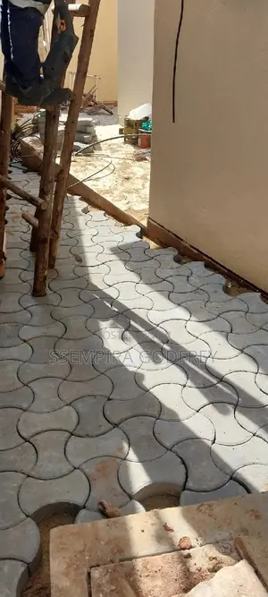 Proffesional Engineer in Pavers and Gardens