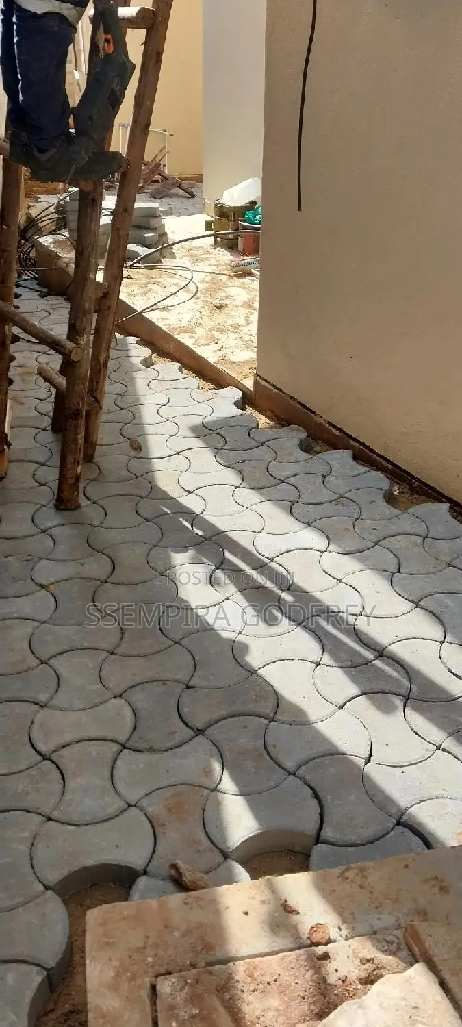 Proffesional Engineer in Pavers and Gardens