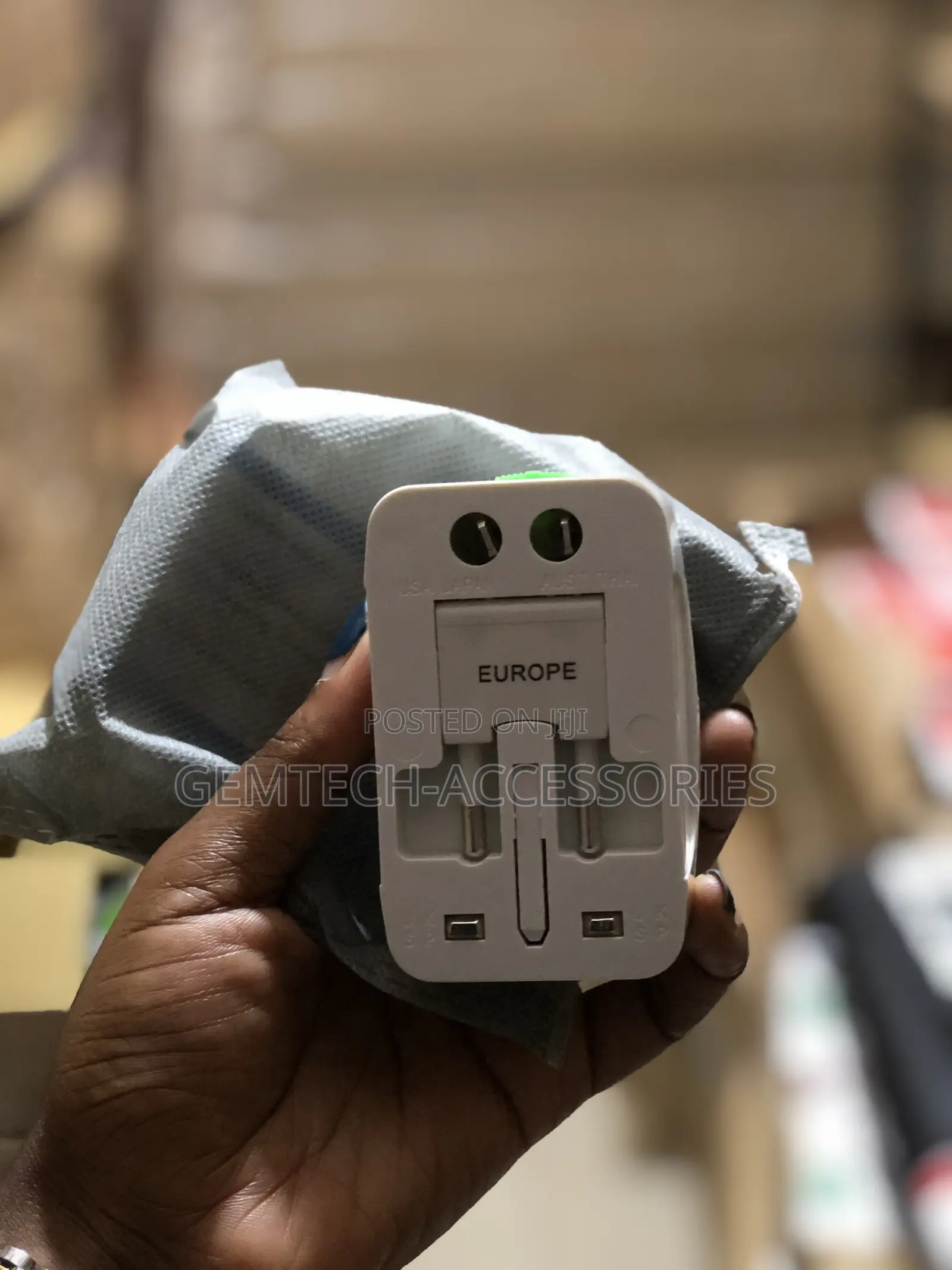 Universal Travel Adapter With 2usb