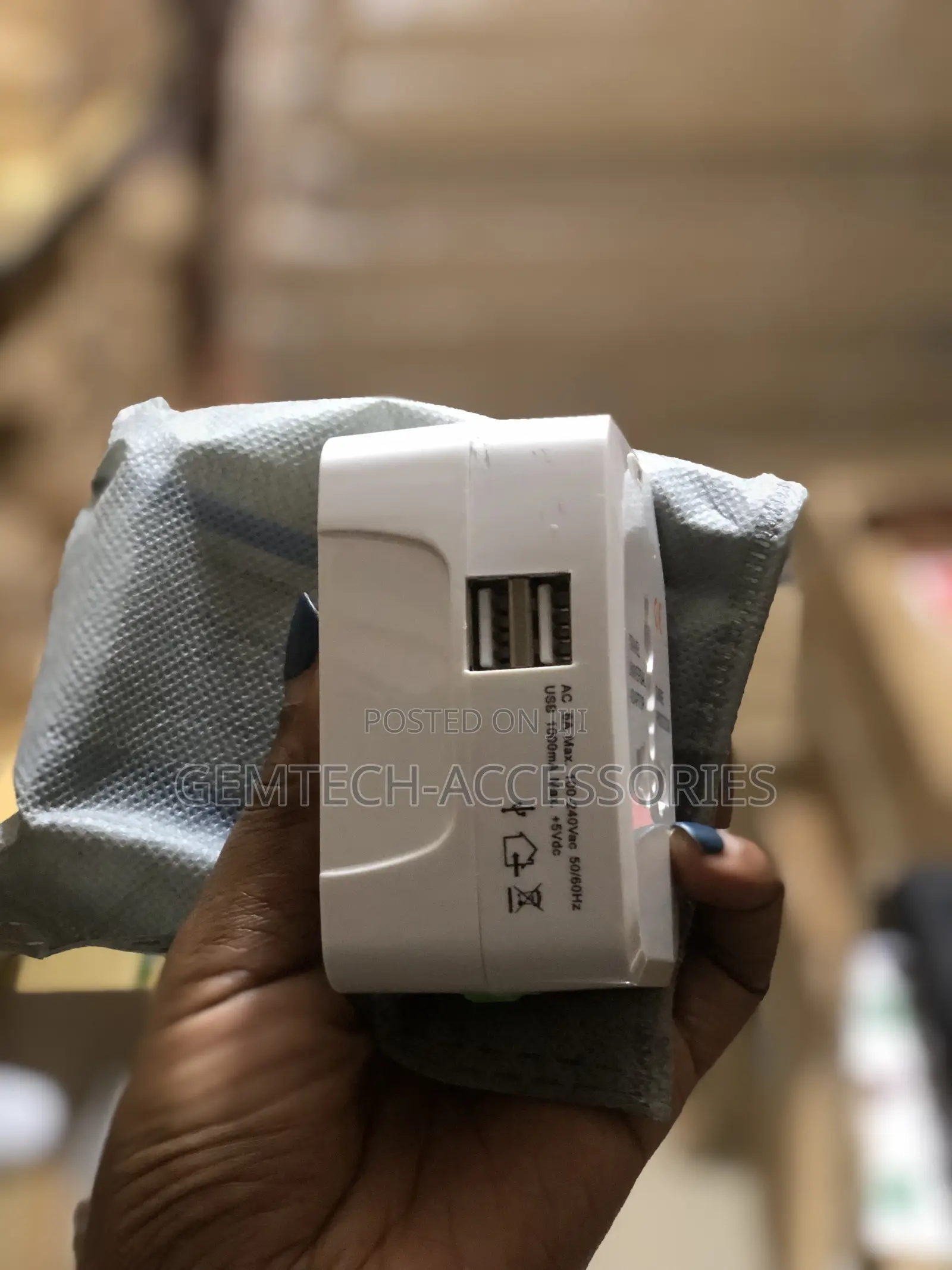 Universal Travel Adapter With 2usb