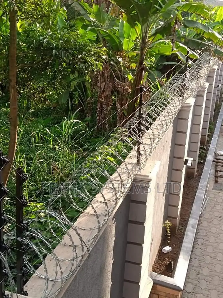 Electric Fence System by Frank Systems
