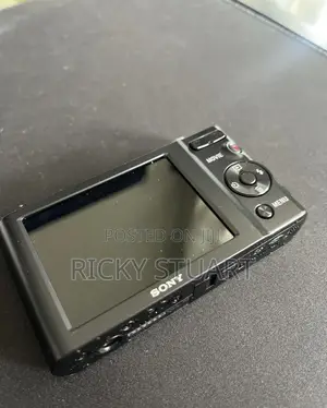 Sony DSC-W800 20.1mp Digital Camera