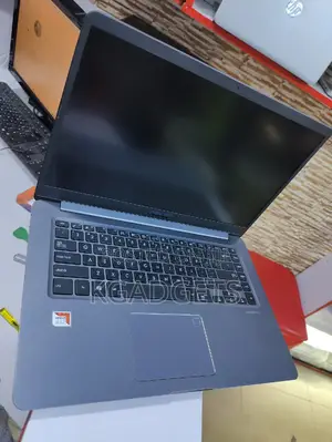 Laptop Asus A42Jr 8GB AMD A10 SSD 512GB