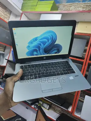 Laptop HP EliteBook 820 G3 8GB Intel Core I7 HDD+SSD 256GB