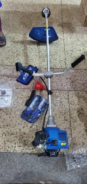 Brush Cutter 4stroke Grass Trimmer/ Weeder