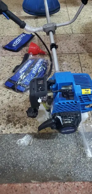 Brush Cutter 4stroke Grass Trimmer/ Weeder
