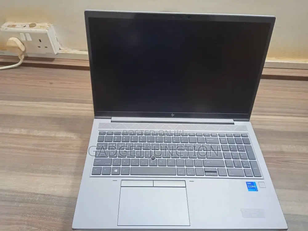 New Laptop HP ZBook Studio 32GB Intel Core I7 SSD 512GB