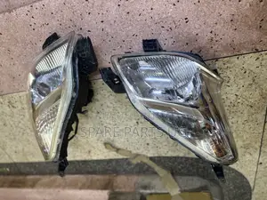 Toyota Ractis Headlights