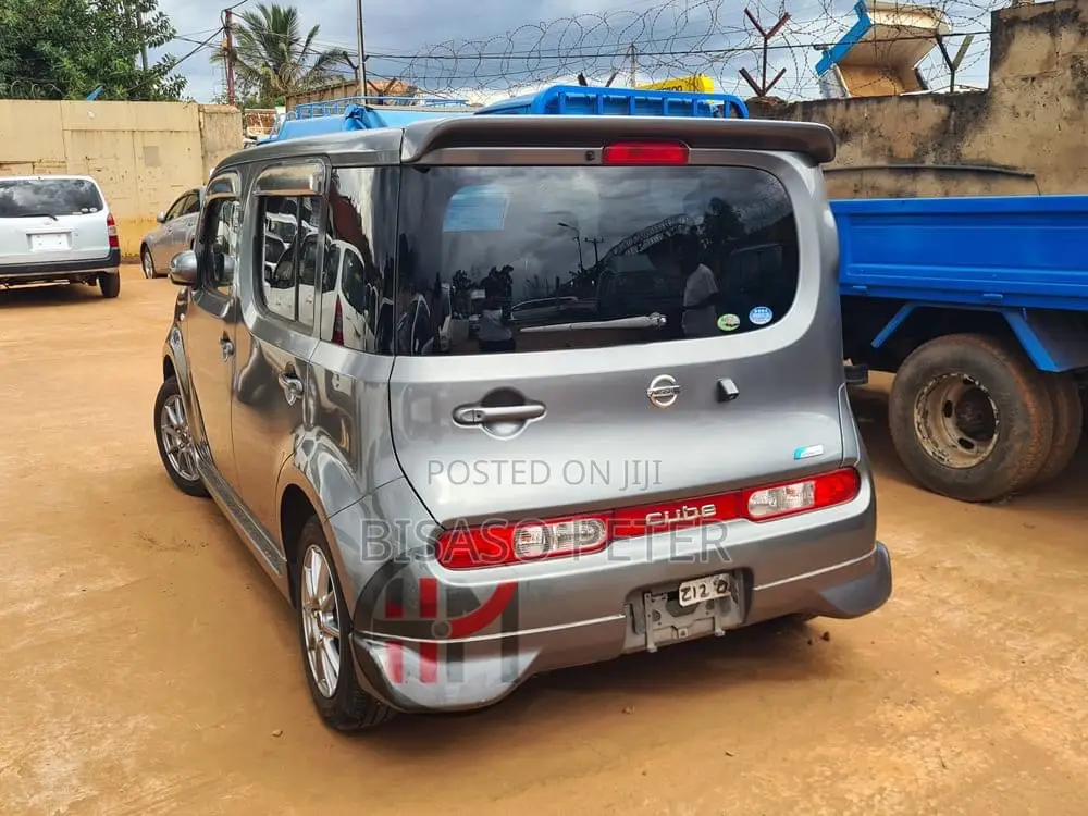 Nissan Cube 1.8 2011 Gray