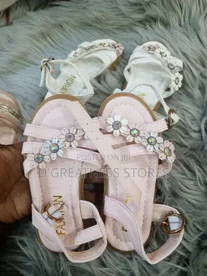 Girls Open Shoes 21-24