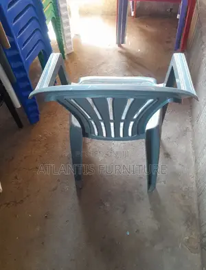 Nice Plastic Chair With Arms.