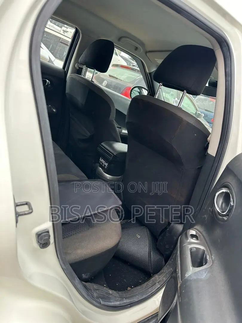 Toyota Vanguard 2011 White
