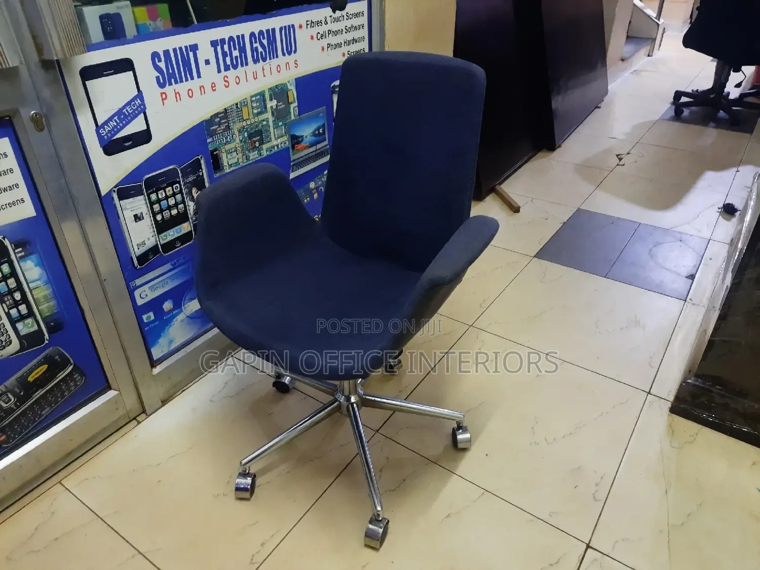 Second Hand Office// Salon Chair