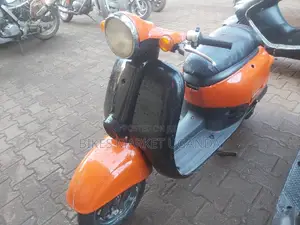 Honda CBR 2022 Orange