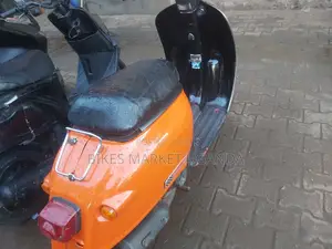 Honda CBR 2022 Orange