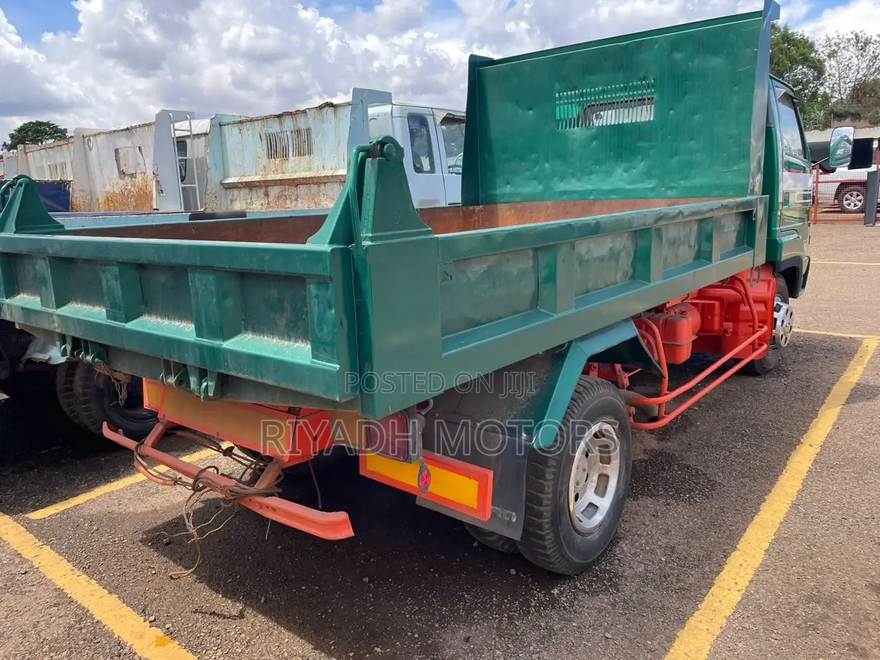 Isuzu Dumper Very Clean