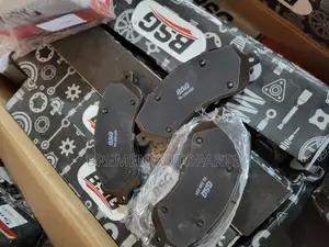Front Brake Pads Volkswagen Amarok