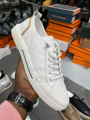 Louis Vuitton Low Top Casual Shoes