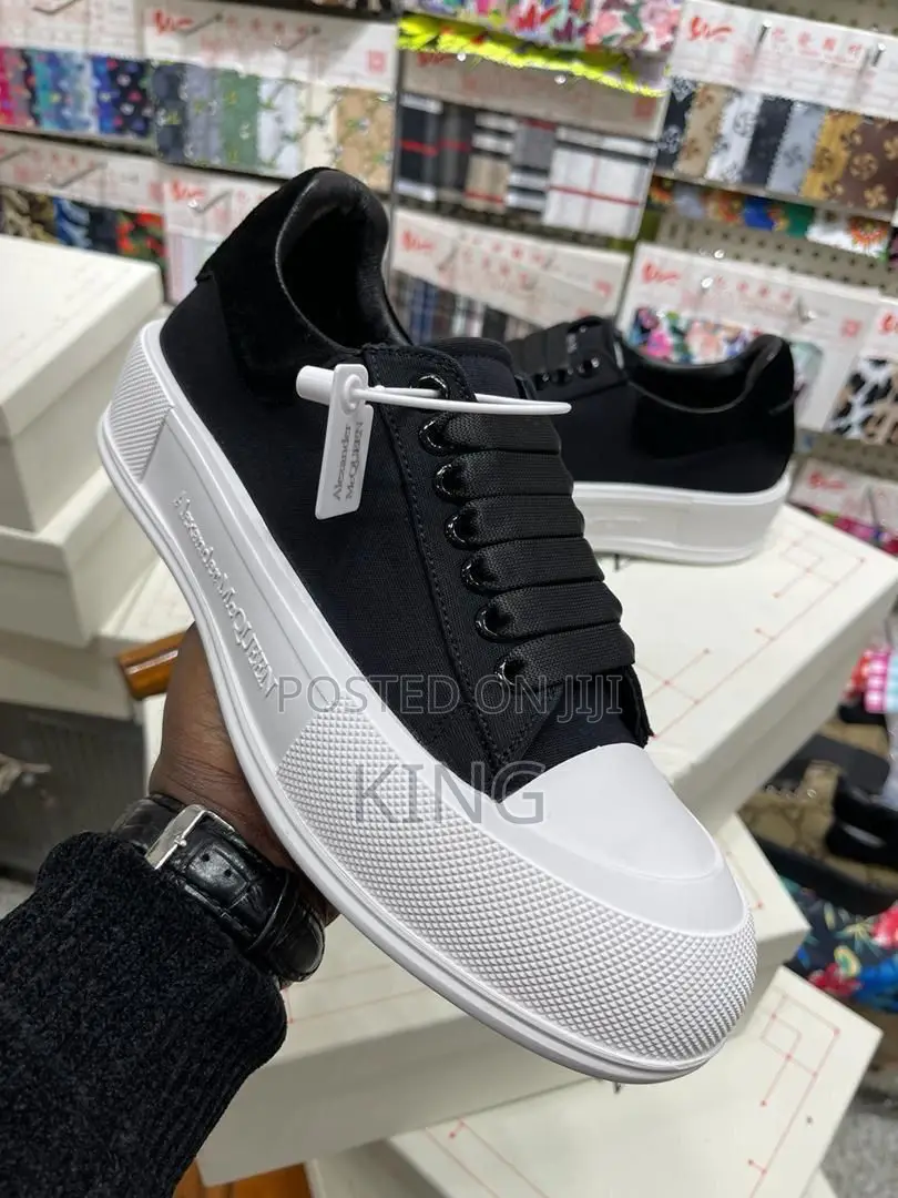 Alexander McQueen Deck Lace-Up Plimsoll Black Shoe