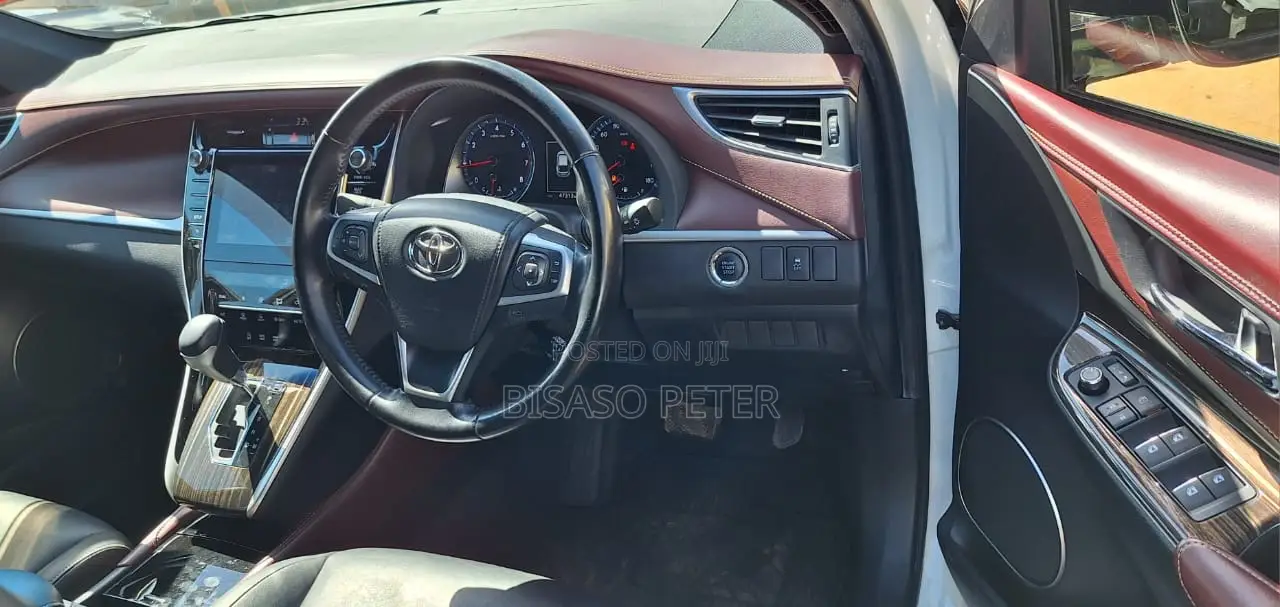 Toyota Harrier 2.0 2015 White