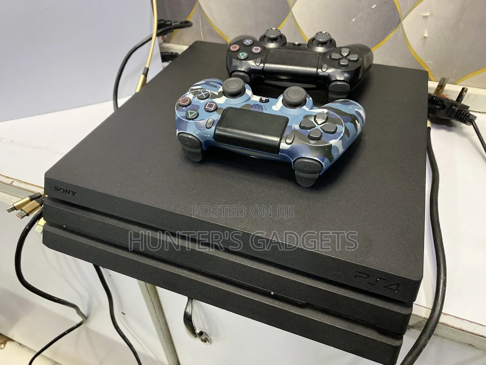 Playstation 4 Pro With 1tb 2 Game Controllers With 10game
