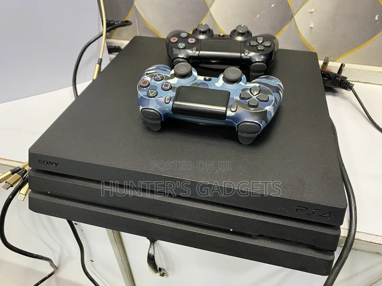 Playstation 4 Pro With 1tb 2 Game Controllers With 10game