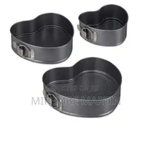 3 PCS Heart Shaped Baking Pans.