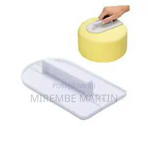 Plastic Cake Smoother.