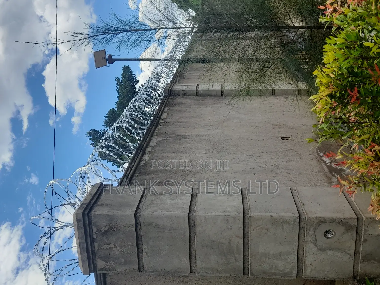 Razor Wire/Barbed Wire