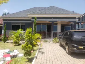3bdrm Bungalow in Seguku Ntebe Rd, Division A for sale