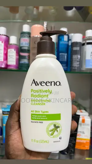 Aveeno Positively Radiant Foaming Cleanser ( Tones Skin )