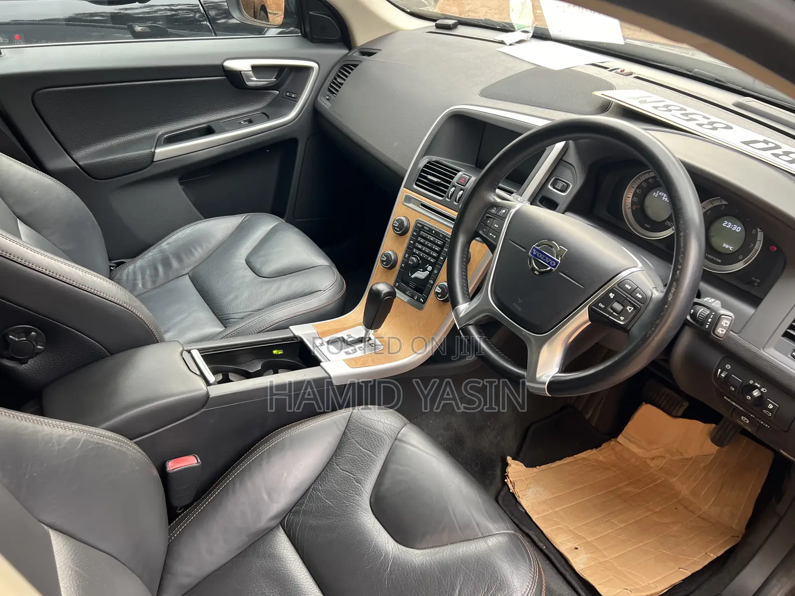 Volvo XC60 2011 Gray