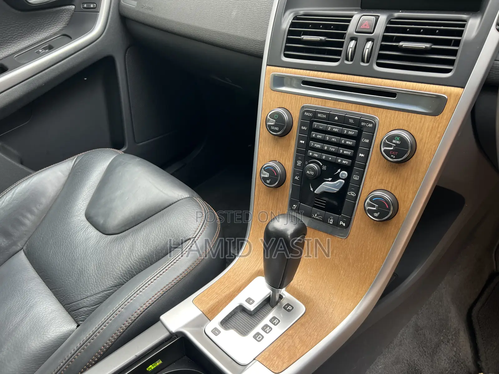 Volvo XC60 2011 Gray