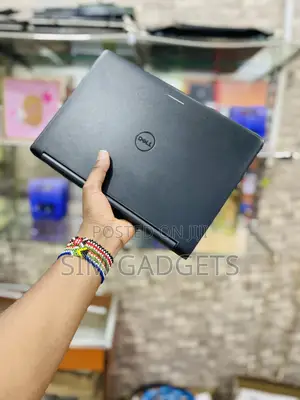Laptop Dell 4GB Intel Celeron HDD 256GB