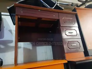 Second Hand Simple Office Table