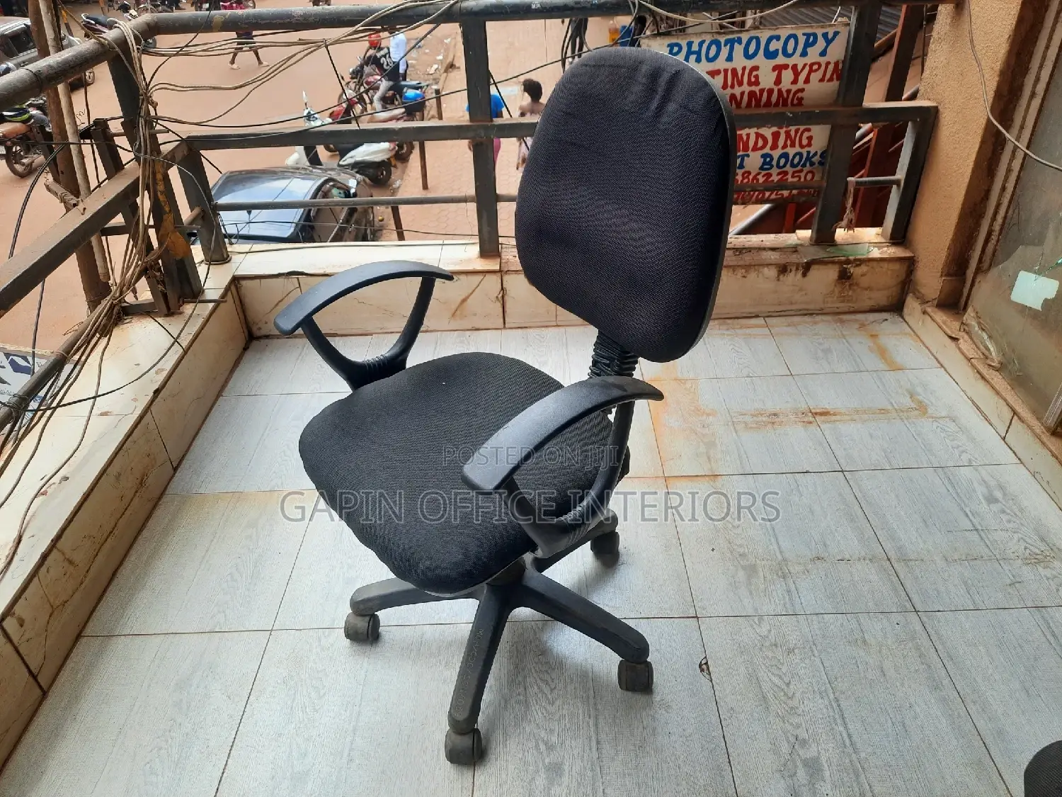 Adjustable Secretarial Chair