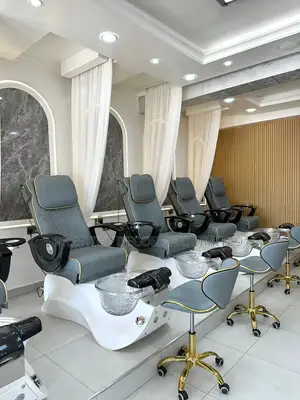 Best Saloon Designer