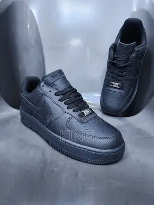 Nike Air Force 1 Black. Premium Edition