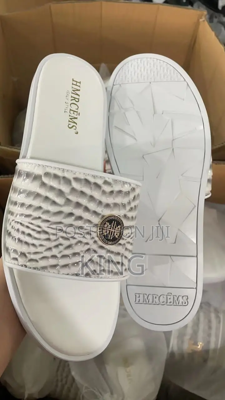 Lagqsie White Leather Sandals