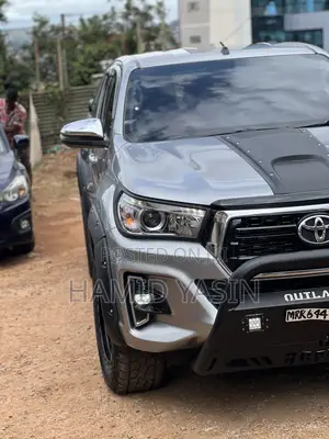 Toyota Hilux 2019 Silver