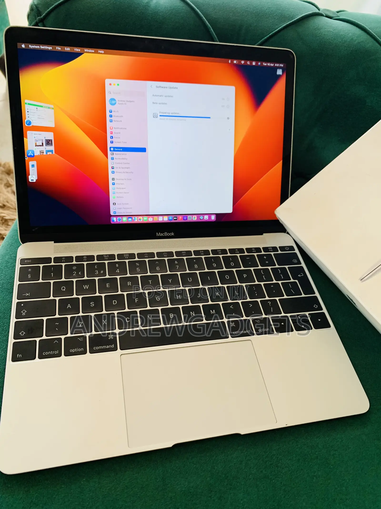 Laptop Apple MacBook 2017 8GB Apple M3 SSD 256GB